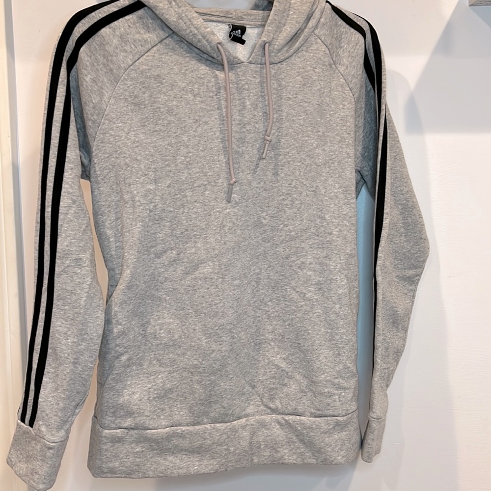 🩶🖤Adidas Pullover Gray and Black Sweatshirt in Size Small Like New